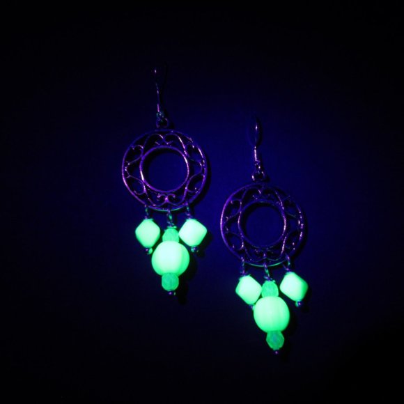 UG bead Earrings - Picture 11 of 11